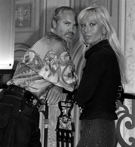 gianni versace foto.omidlcidio|Le foto più belle di Gianni Versace, l’anticonformista della moda.